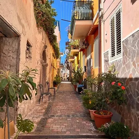 Via Roma 55 *